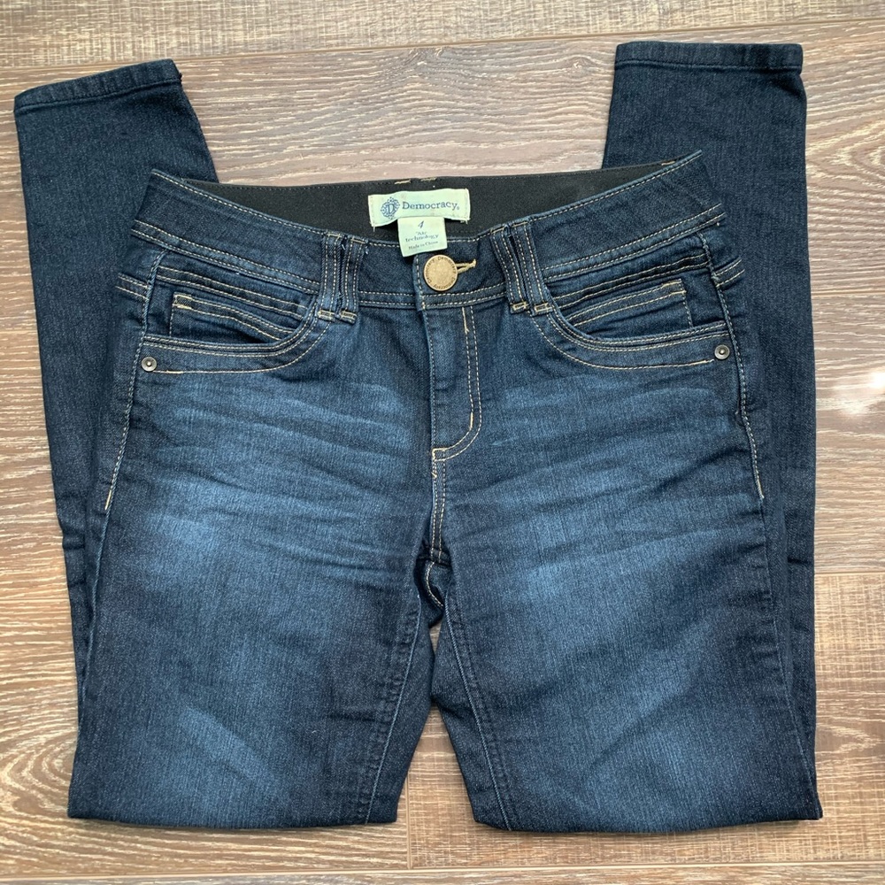 Democracy Dark Wash Size 4